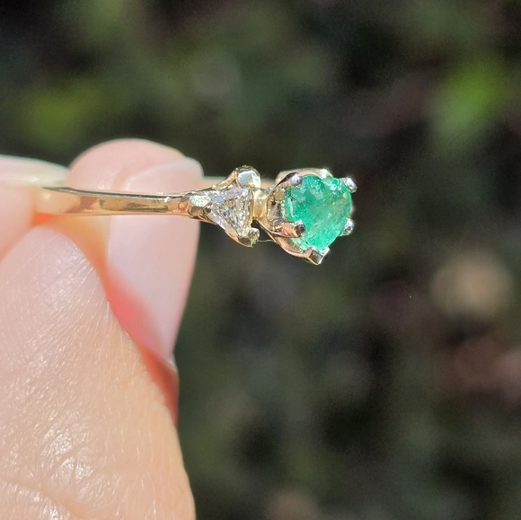 Emerald Heart Trilliant Diamonds 14k Ring - Picture 7 of 9